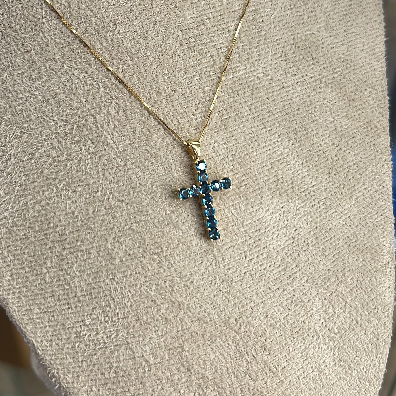 Pingente Crucifixo Médio Topázio Londrino em Ouro 18k