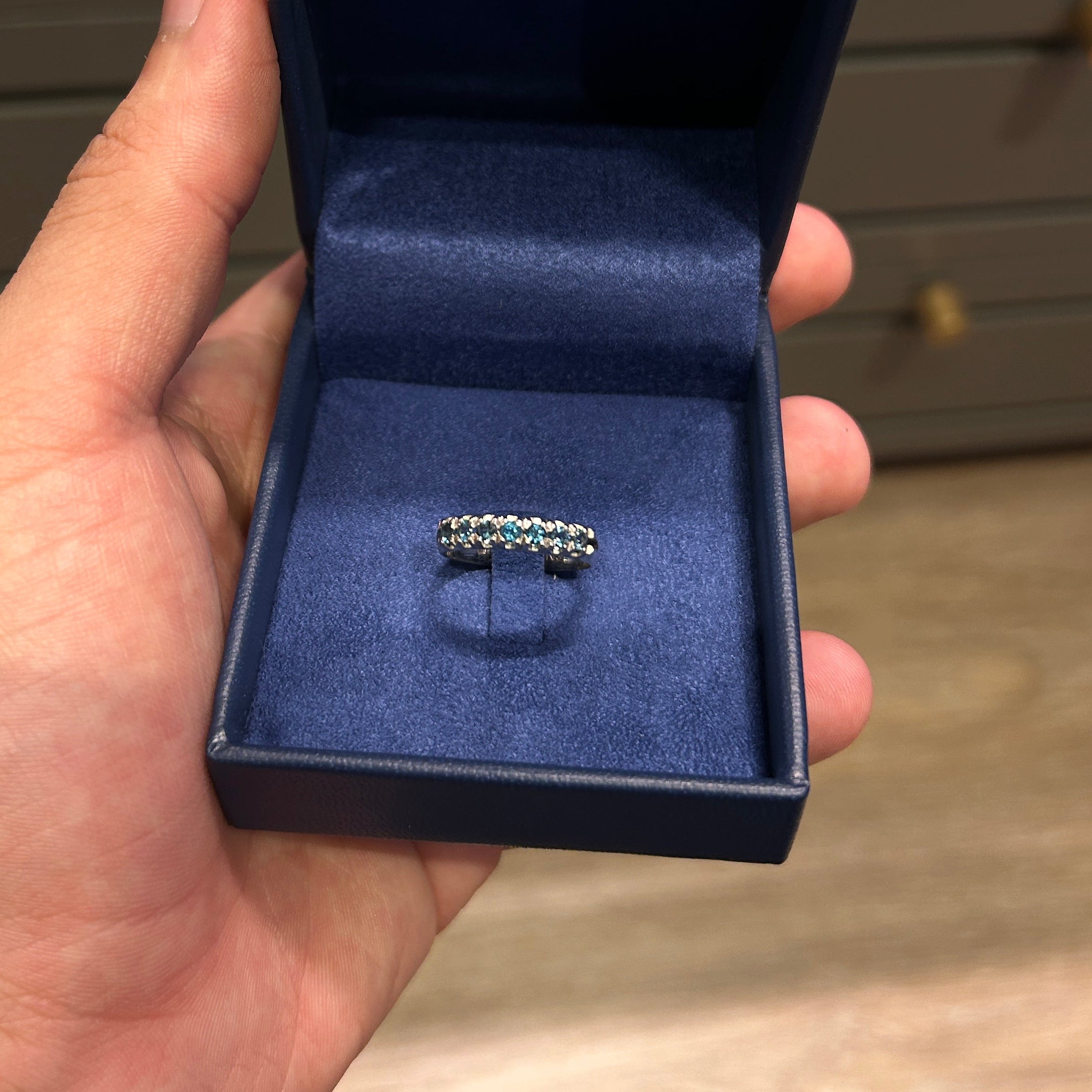 Anel Meia Aliança Topázios Sky