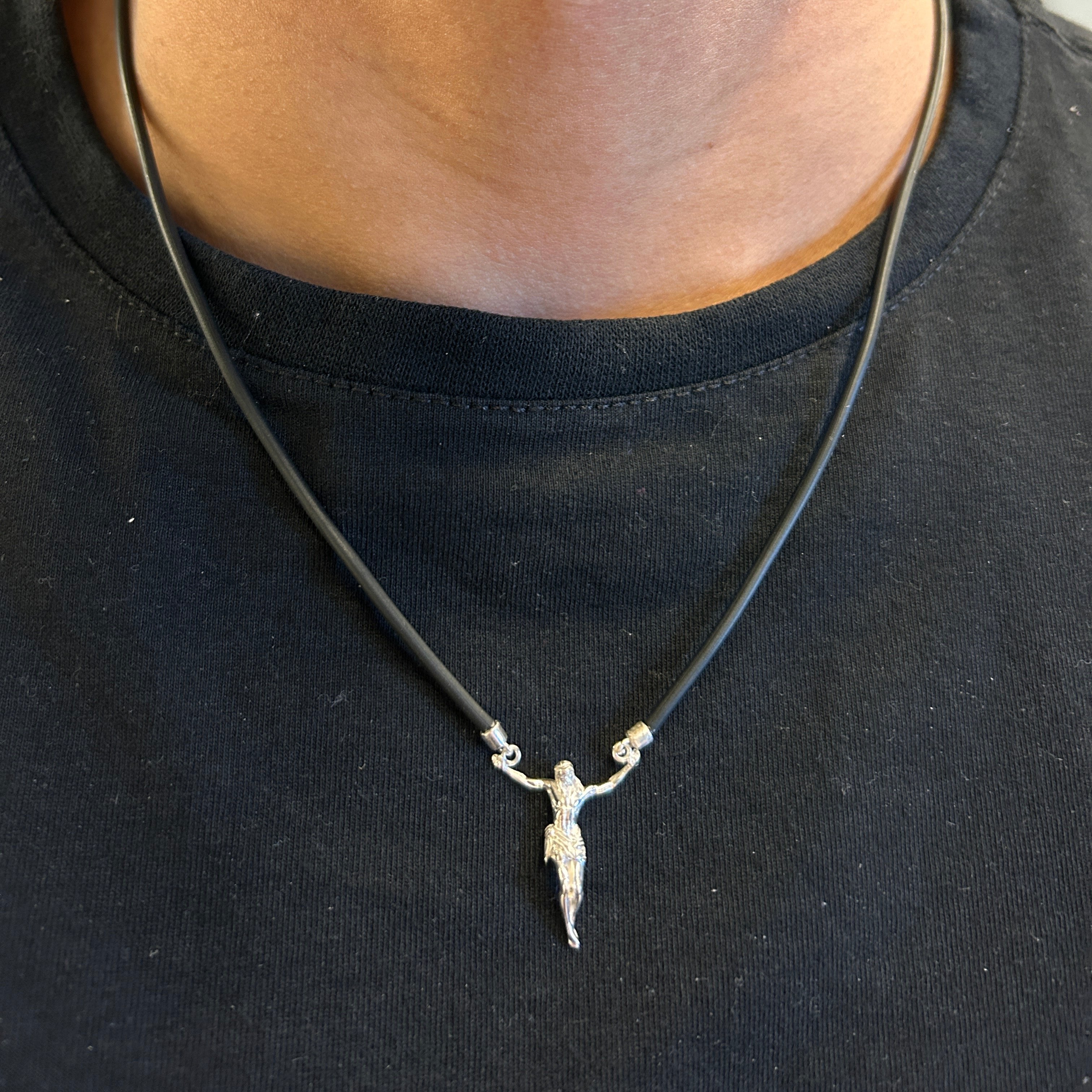 Colar Cristo em Couro