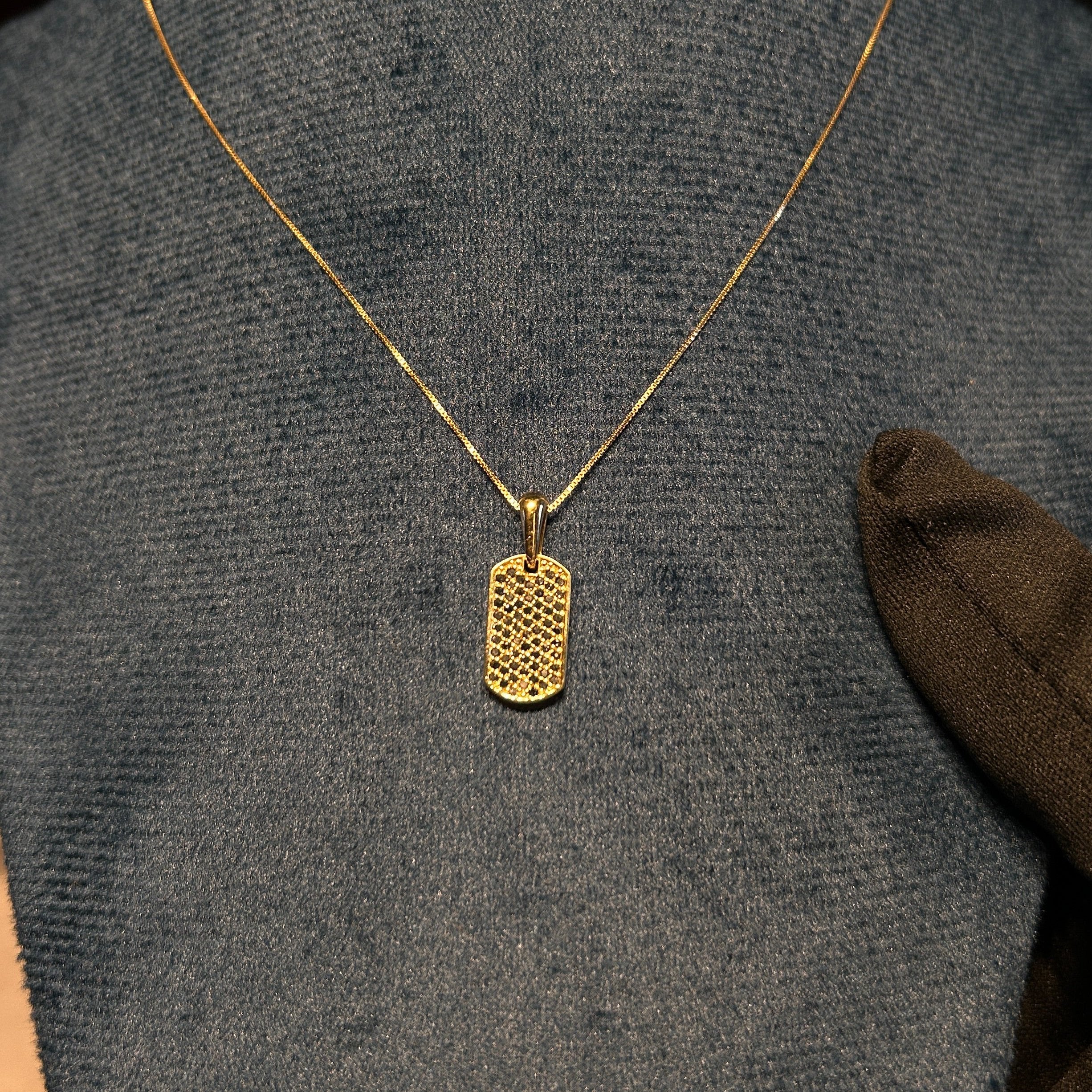 Pingente Tag do Exército Cravejado Ouro 18k em Diamante Negro