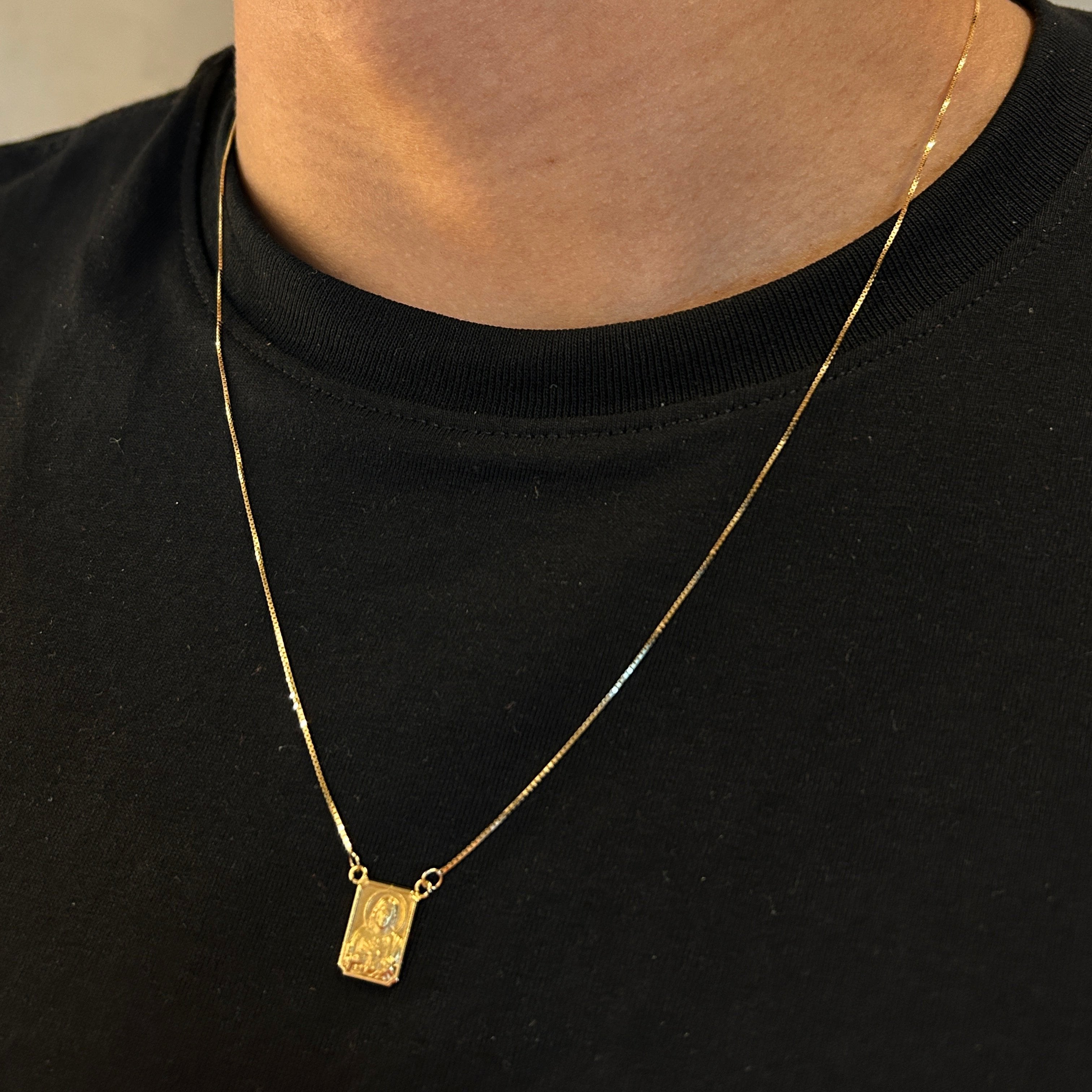 Escapulário em Ouro 18K com Esmeralda 6x8