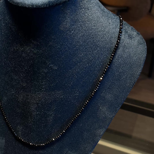 Colar de Espinélios Negros