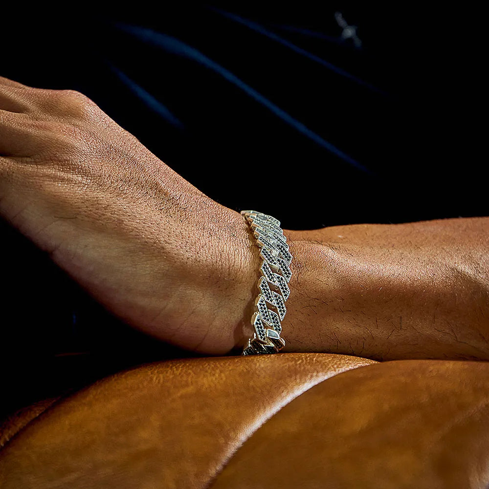 Pulseira Cubana em Prata Cravejada com Espinélios Negros